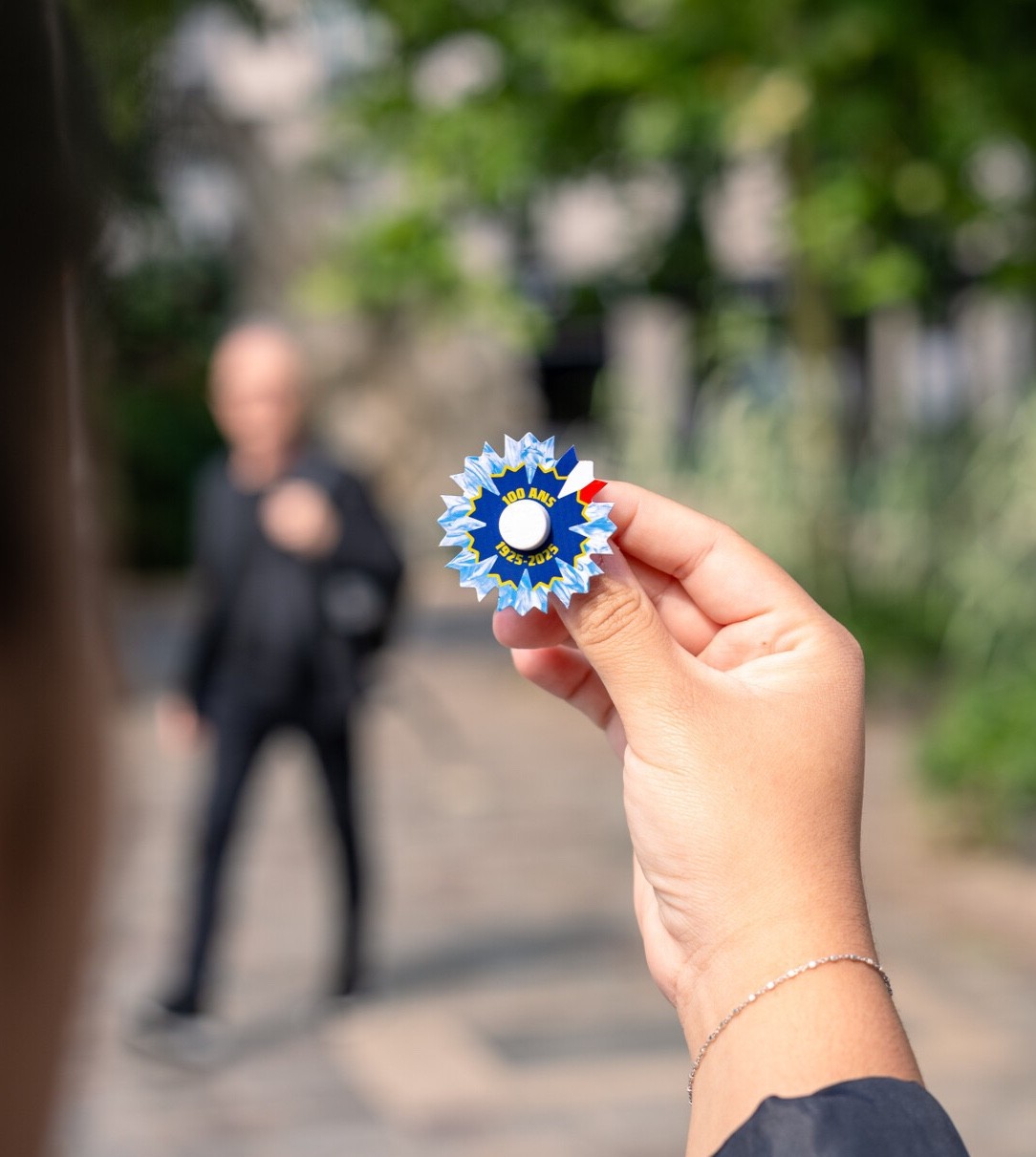 Porter le Bleuet de France